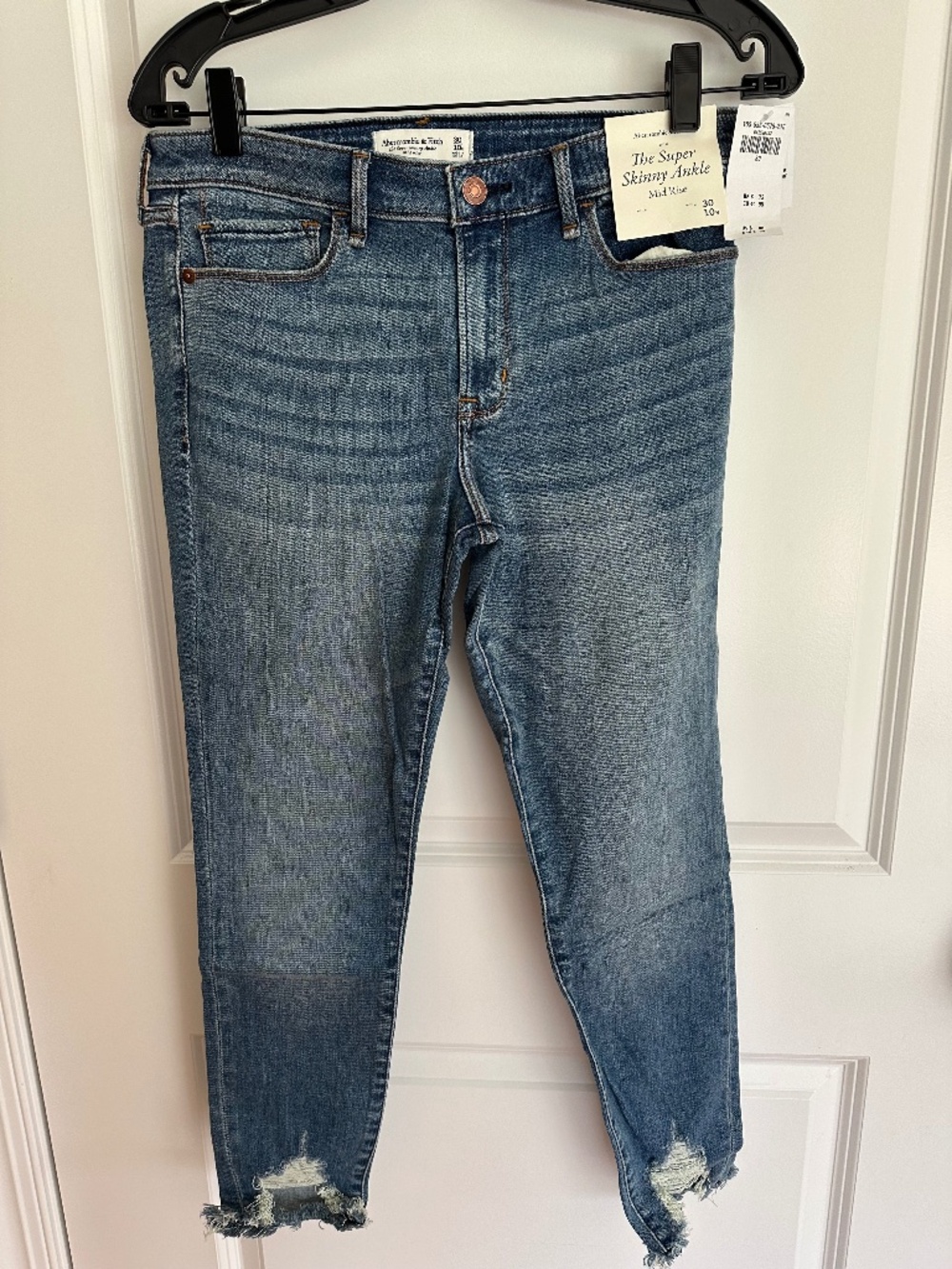 Abercrombie & Fitch Women's Skinny Jeans - Medium Blue Distressed